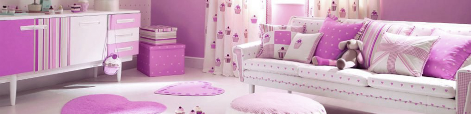Нежные розовые панели ПВХ с изображением лилий - как декорация для комнаты девочки.