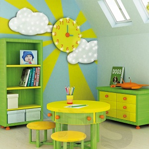 Детская комната в ярких цветах - фото