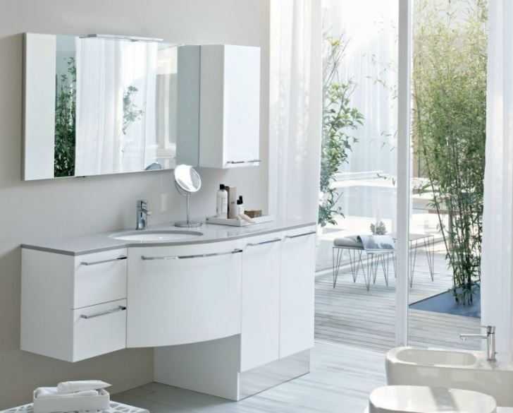 Мебель белого цвета в ванную комнату - фото