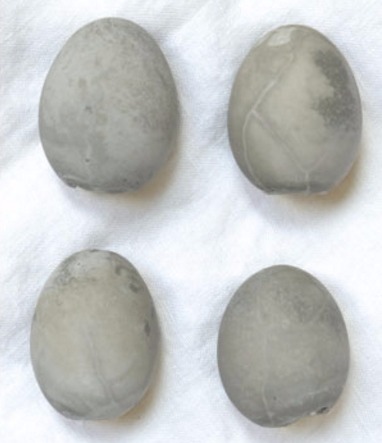 Яйца пасхальные из бетона - фото