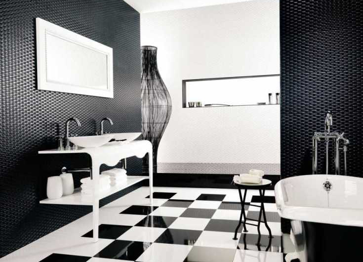 Сочетание белой и черной плитки в интерьере ванной комнаты - фото