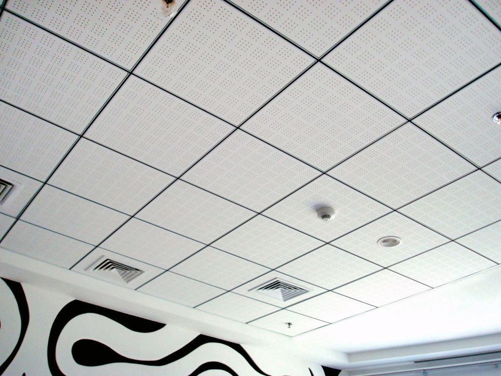 Перфорированный подвесной потолок - фото