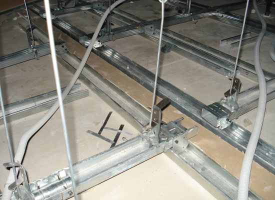 Тяги для гипсокартона в подвесной конструкции - фото