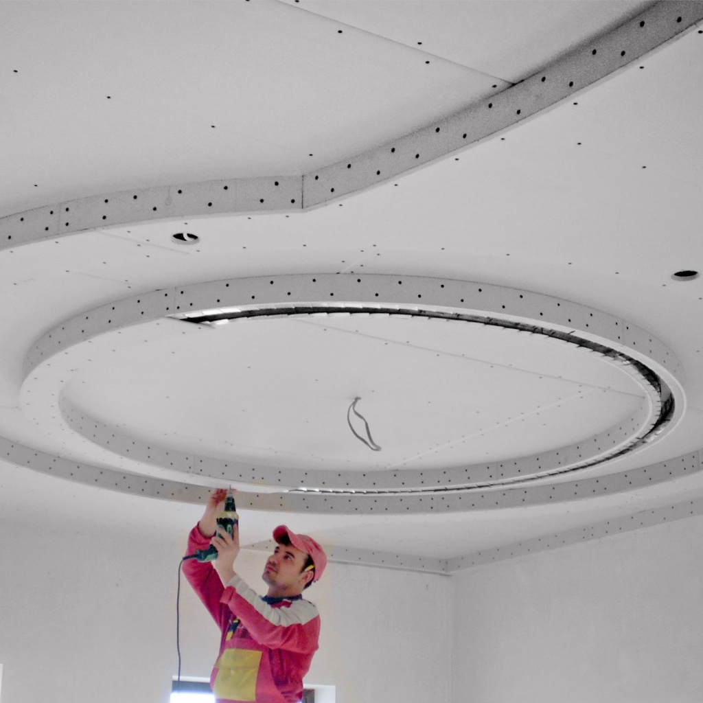 Монтаж подвесного потолка из гипсокартона Gyproc - фото