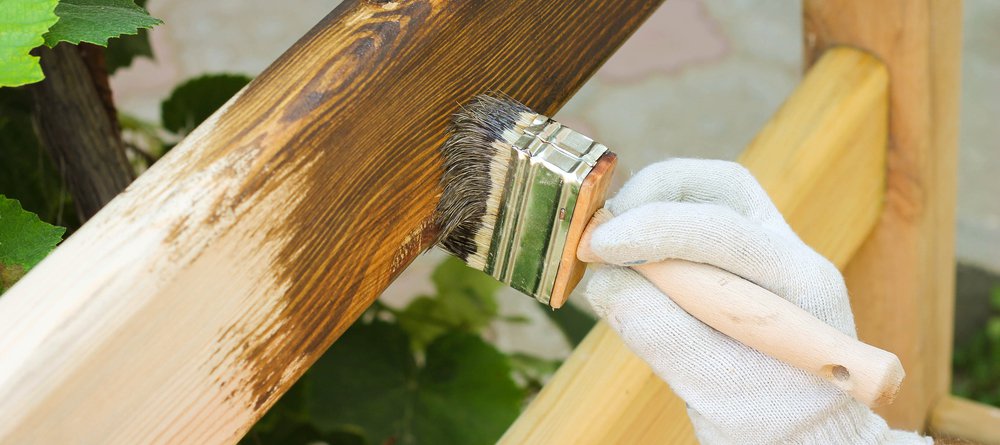 Как защитить деревянные конструкции от плесени? Ответ в нашей статье